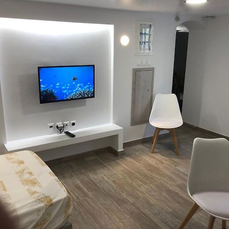 Ferienwohnung Μία Γκαρσονιέρα Με Γούστο Για Επισκέπτες Με Άποψη Athen Exterior foto