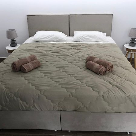 Ferienwohnung Μία Γκαρσονιέρα Με Γούστο Για Επισκέπτες Με Άποψη Athen Exterior foto