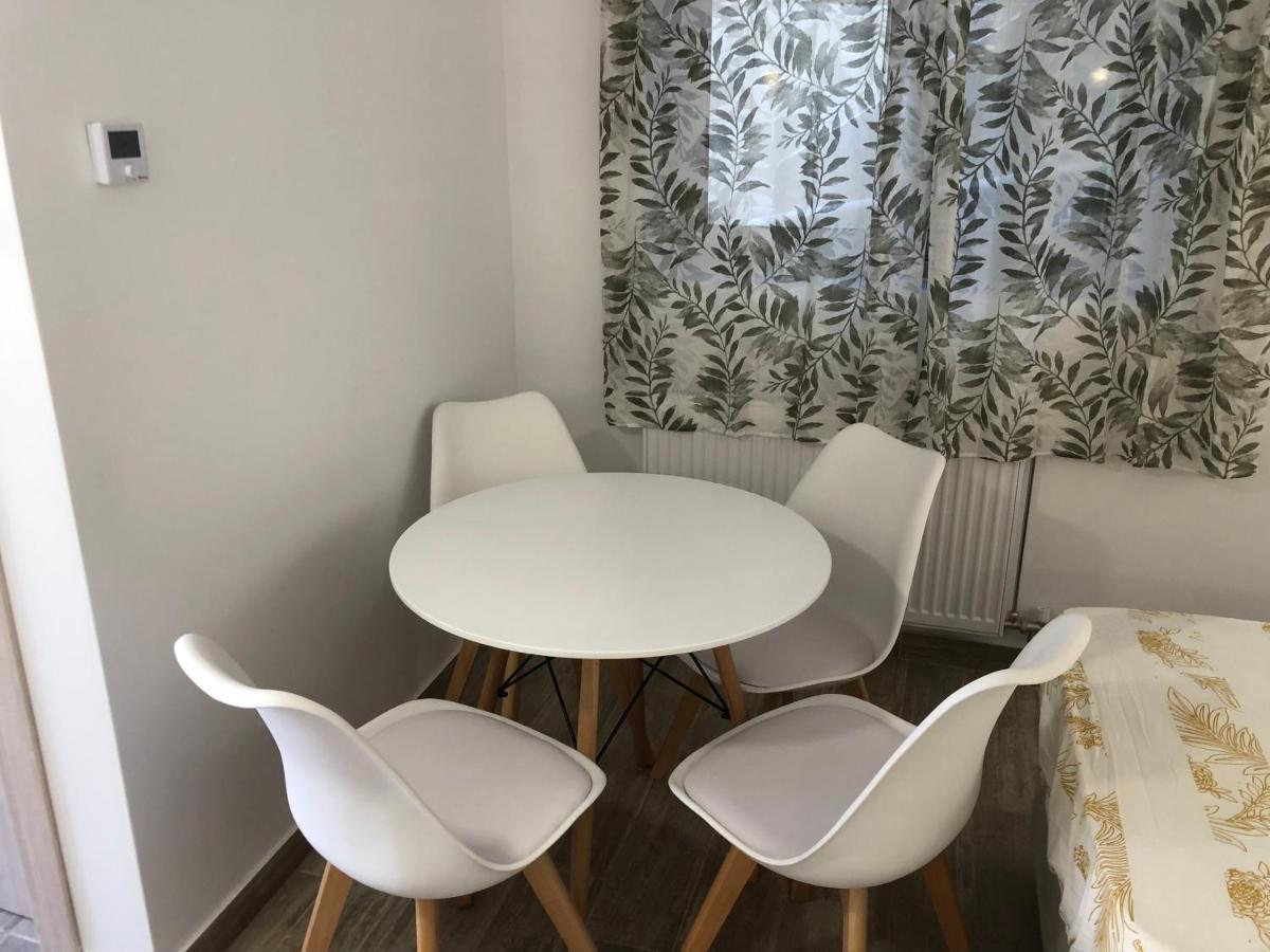 Ferienwohnung Μία Γκαρσονιέρα Με Γούστο Για Επισκέπτες Με Άποψη Athen Exterior foto