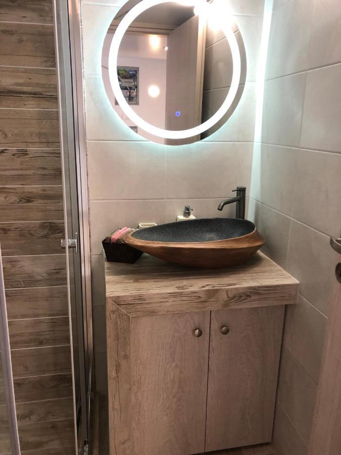 Ferienwohnung Μία Γκαρσονιέρα Με Γούστο Για Επισκέπτες Με Άποψη Athen Exterior foto